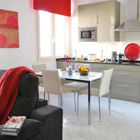Puerta Jerez Apartment *